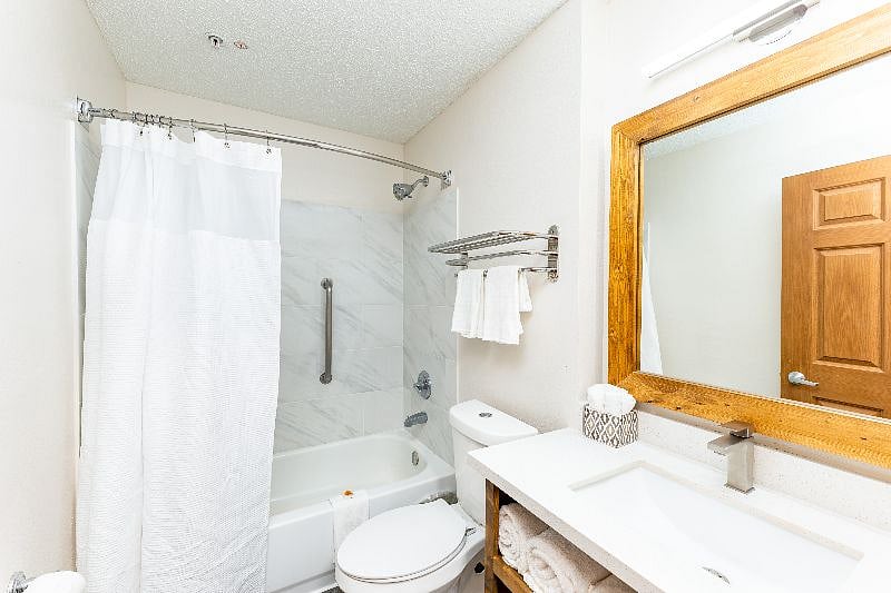 One Bedroom Bath