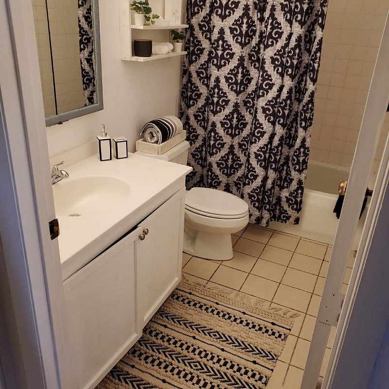 Second bathroom 
