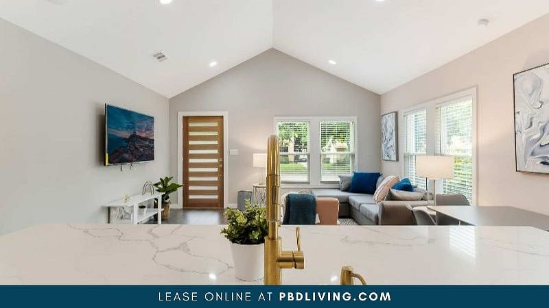 Luxury Lower Bishop Arts District Pet Friendly