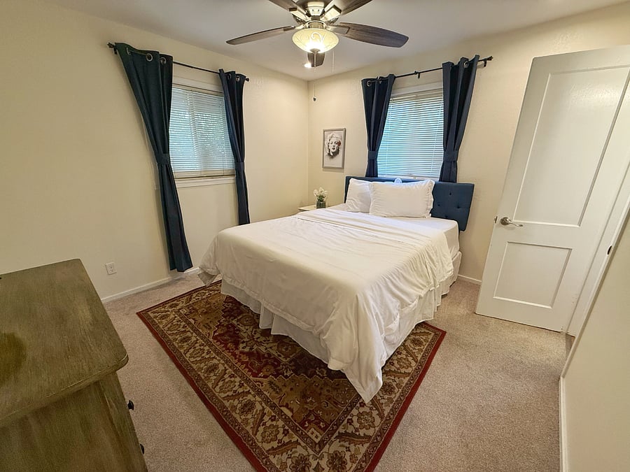Master Bedroom with Queen bed