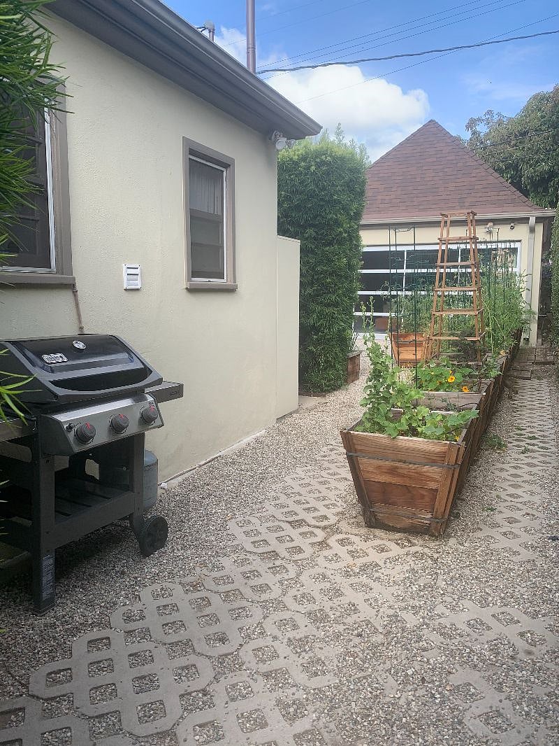 Use of gas grill included.