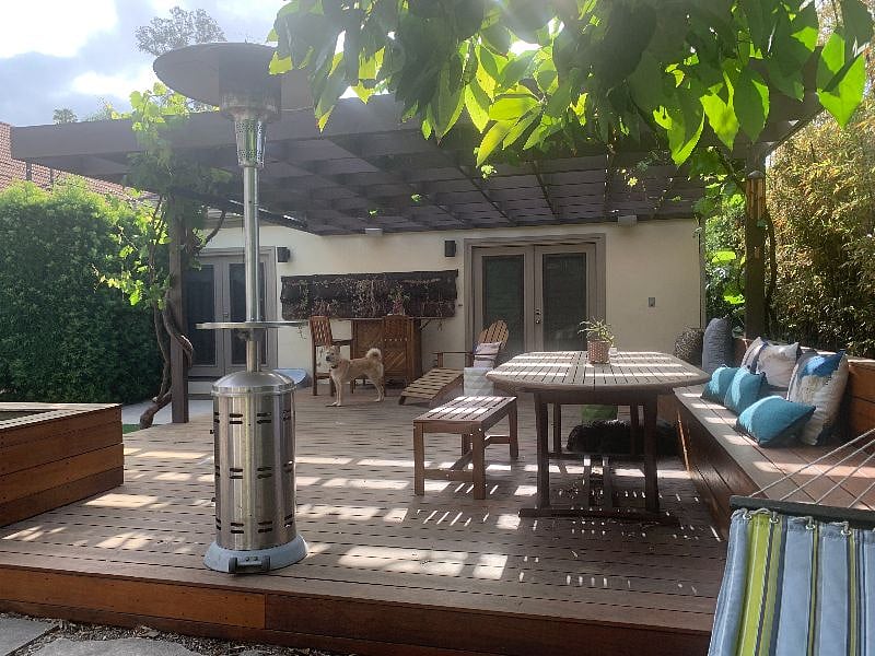 Deck area available for use.