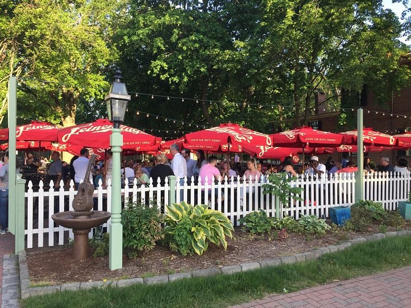 Lucky Lou's Bar and Grill