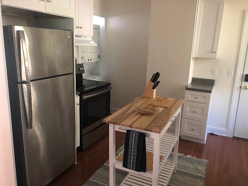 Full kitchen