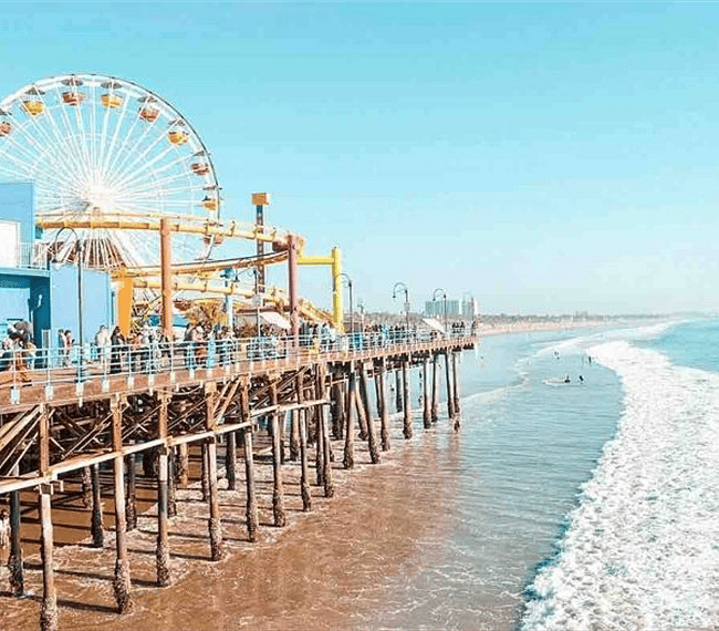 Santa Monica Pier 20 min away