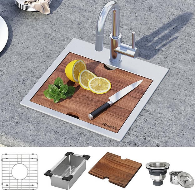 Please note this unit comes with a kitchenette. There is an induction stove, air fryer+toaster oven combo, microwave, and fridge