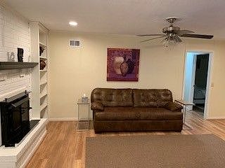 Family room Leather Sofa(Covid 19 ready) Sanitize efficiency