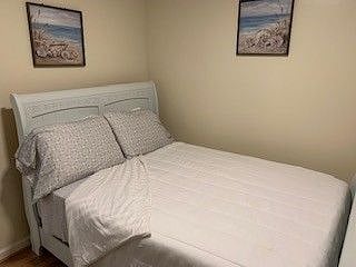 1st full size bedroom w/32 in smart TV