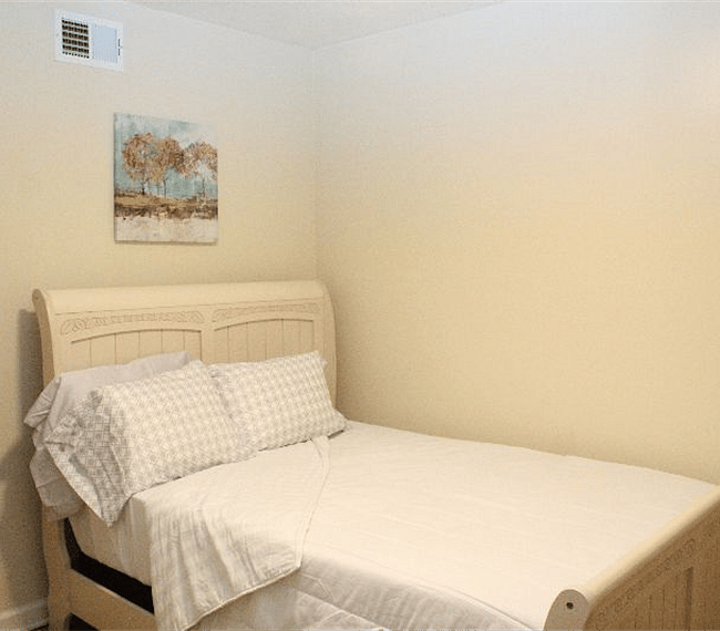 Full Size Bed with 32" Smart TV