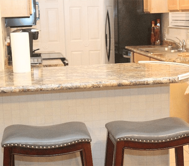 Kitchen eat in area seats 4