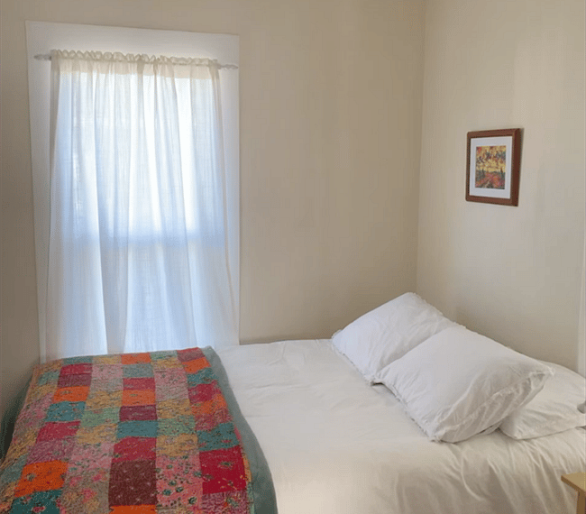 First bedroom with queen size bed
