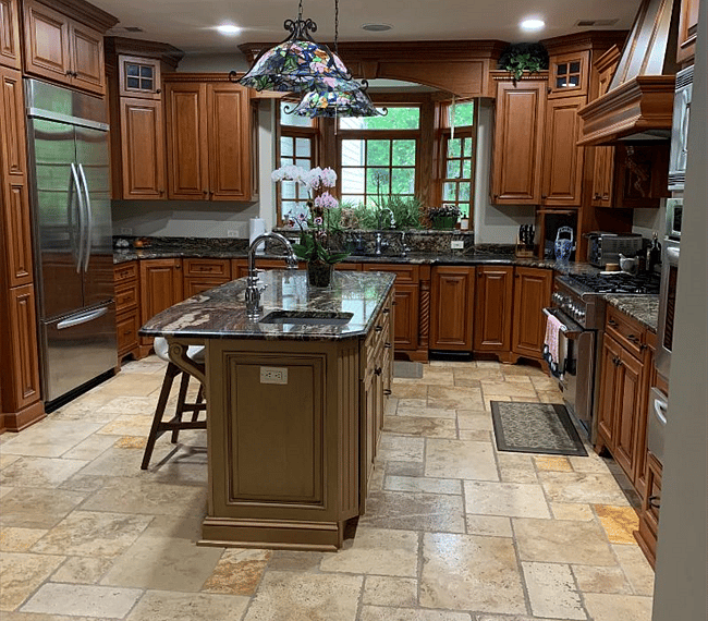 Well-equipped kitchen