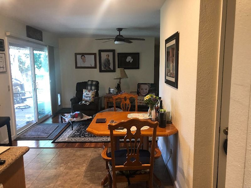 Eat-in Kitchen-looking into Family room