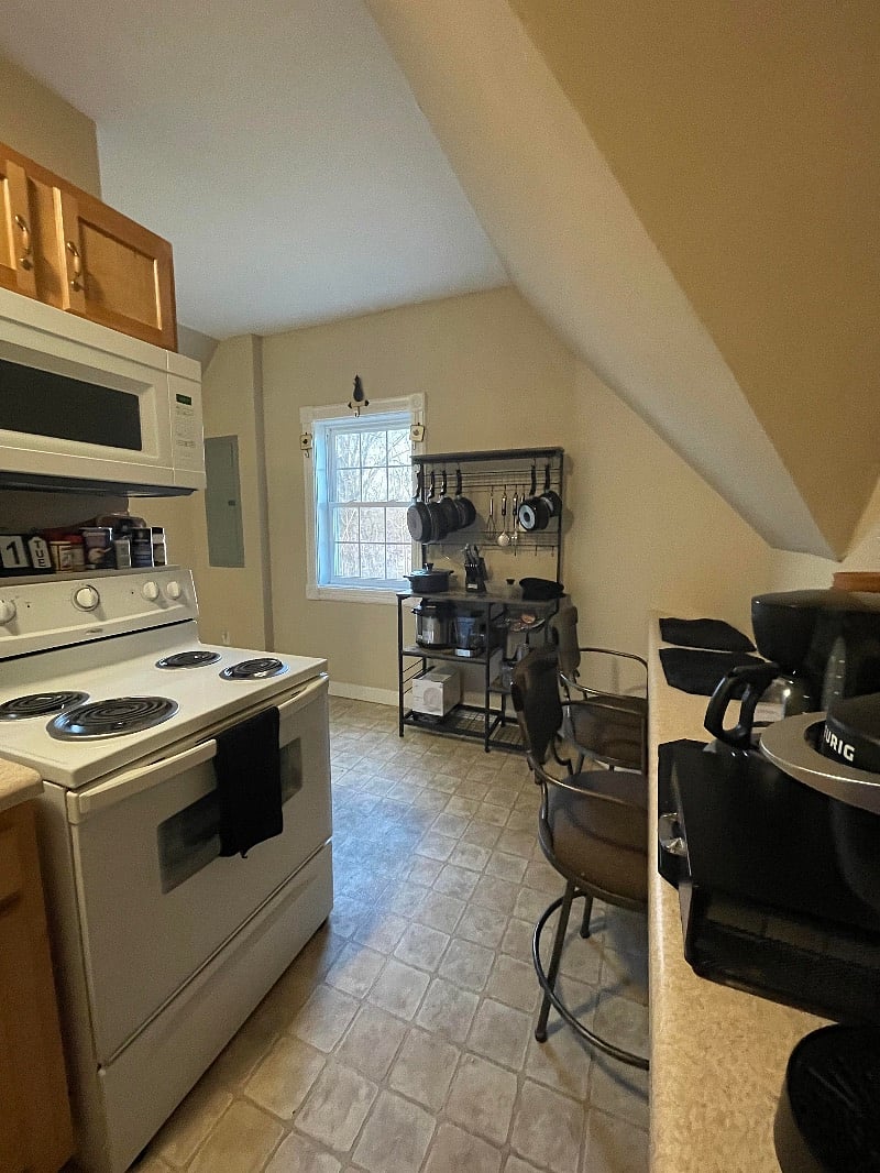 Fully equipped kitchen with large eating area