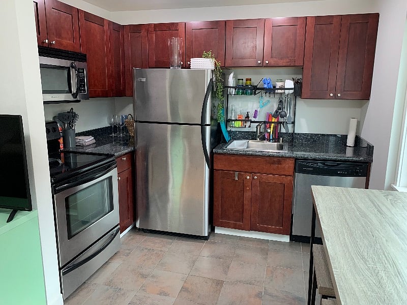 Full sized kitchen appliances