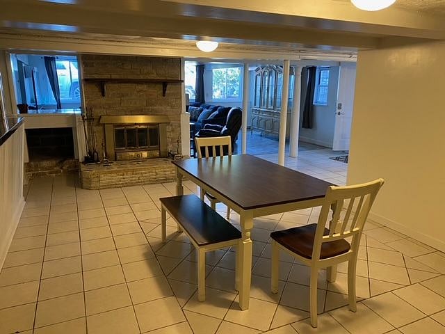 Kttchen table with chairs and bench