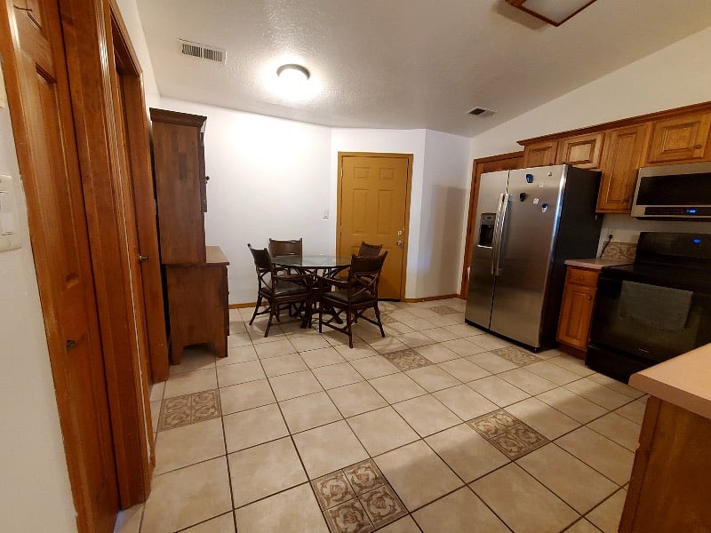 Full Kitchen 