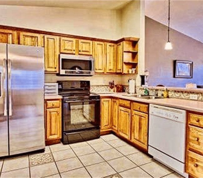 Full kitchen 