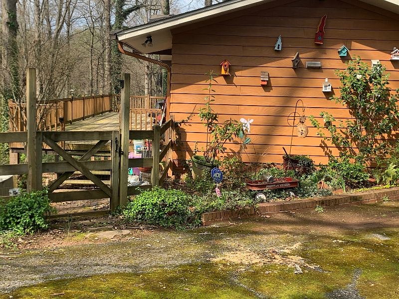 Parking in front of gate in driveway. Access to deck and your Studio Apartment.