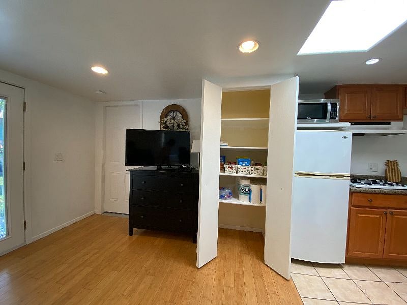 Furnished Finder property 295658_1 photo 6