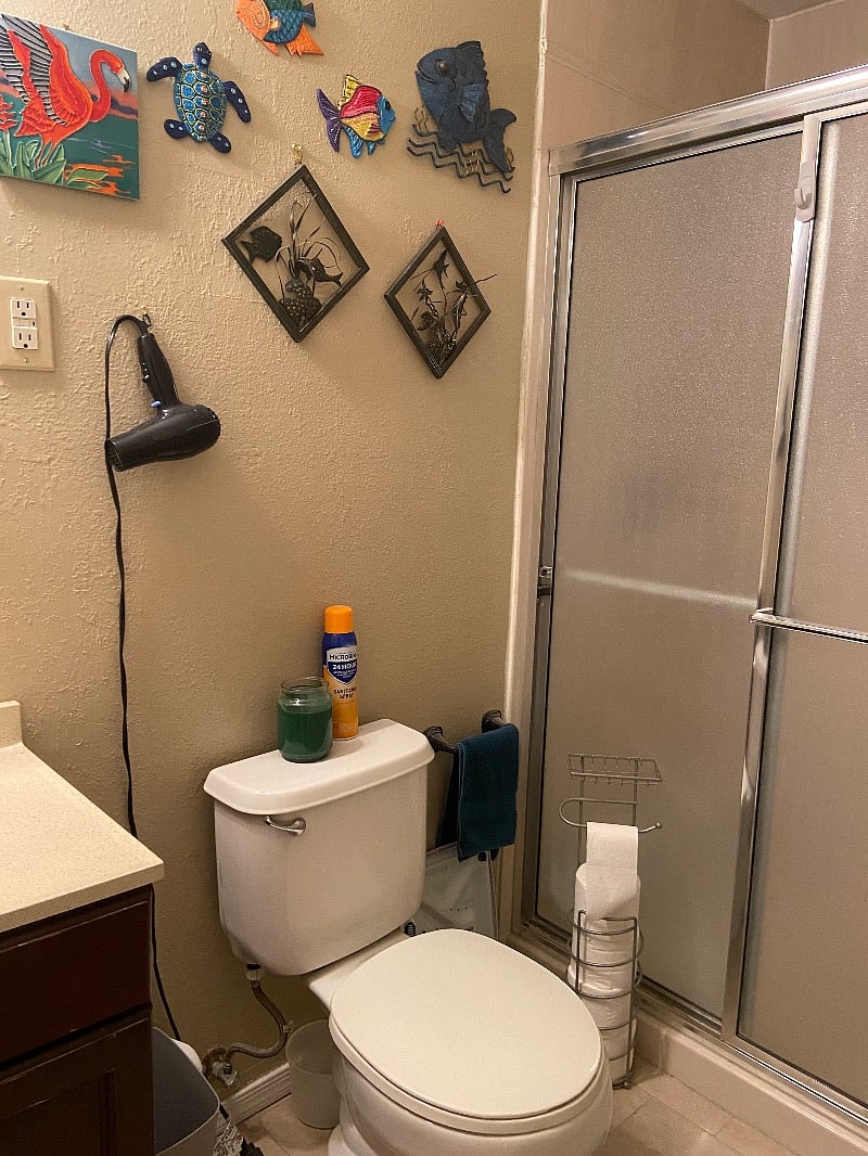 Private three-quarter bath