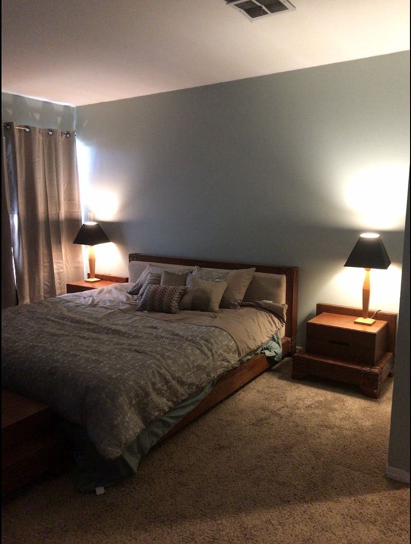 Master bedroom - King bed