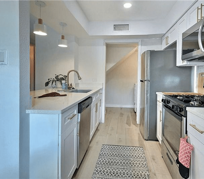 Furnished Finder property 295990_1 photo 22