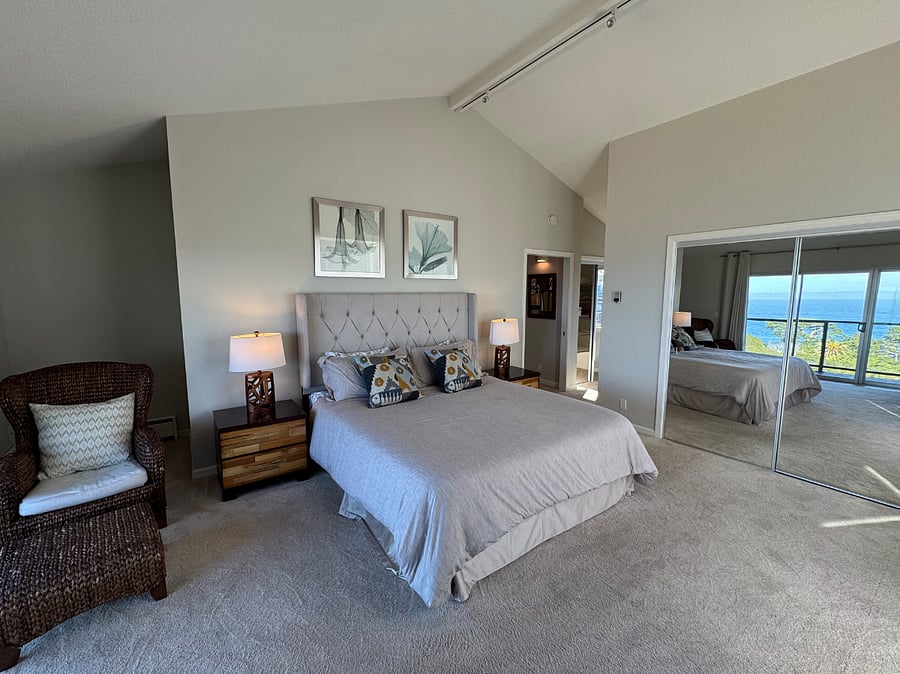 Vaulted ceilings upstairs