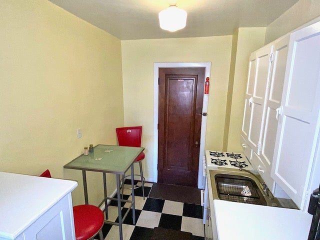 Furnished Finder property 296109_5 photo 10