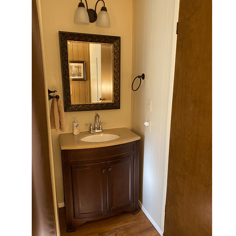 1/2 Bath