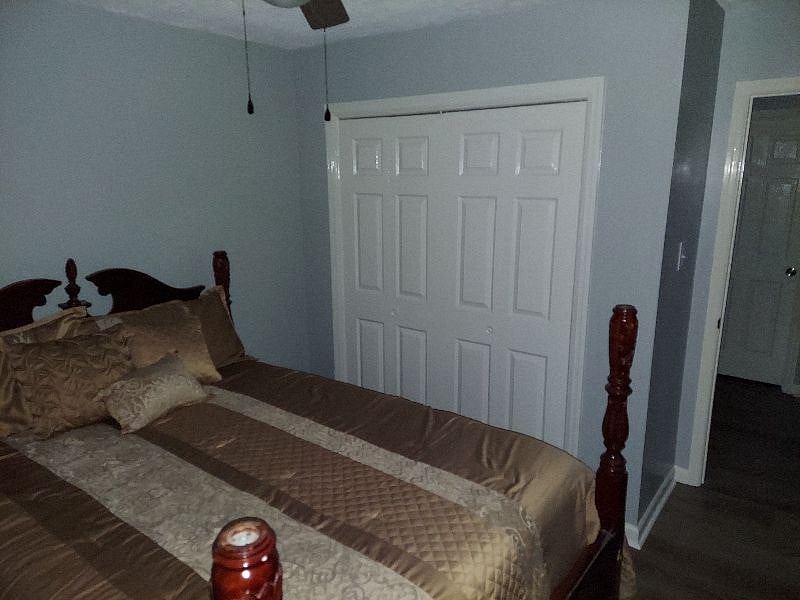 Bed Room # 4
Key entry room, Smart TV, Queen Bed, Chest of drawers, full closet, room # 4 rents for $850 monthly.