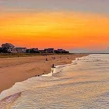Chesapeake Bay 7 mile beach 1 block from the apartment.