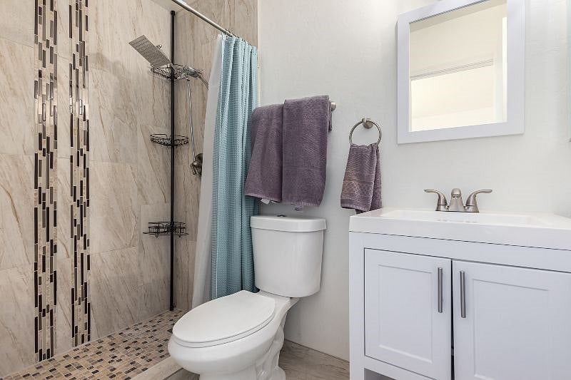 Second bathroom 