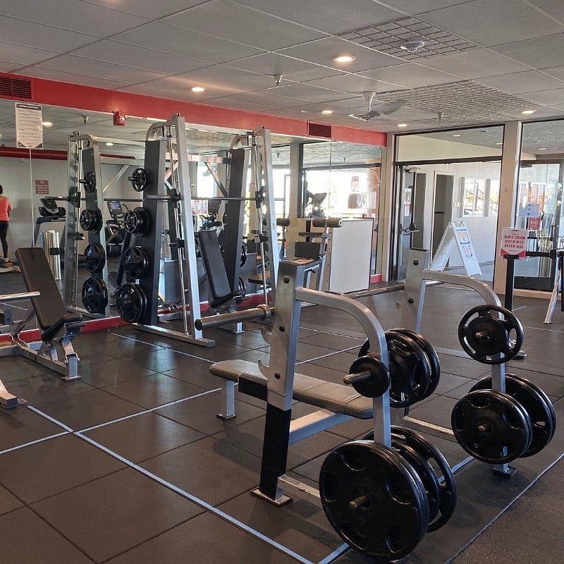 Gym, steam and sauna to use