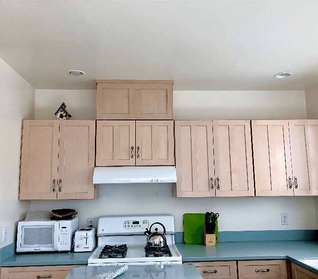 Plenty of cabinets