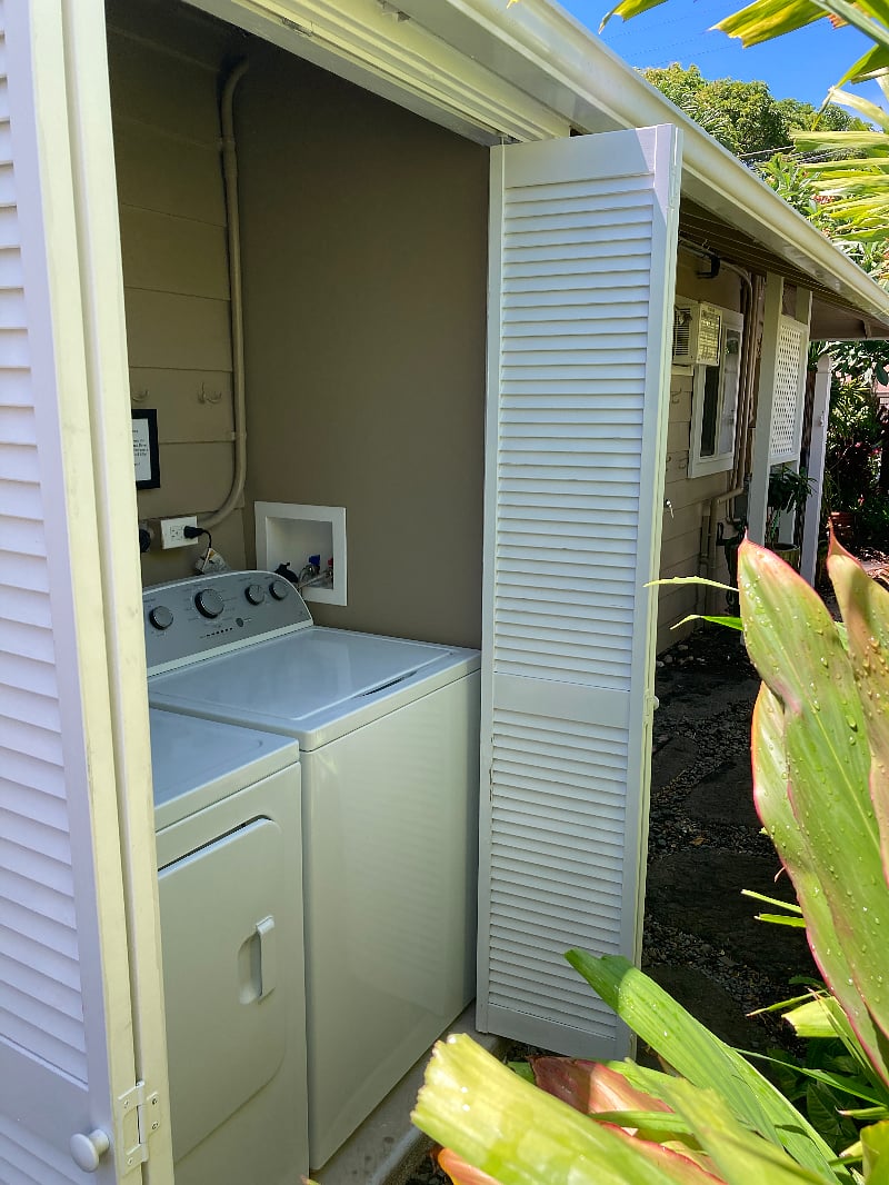 A view of the full size washer/dryer.