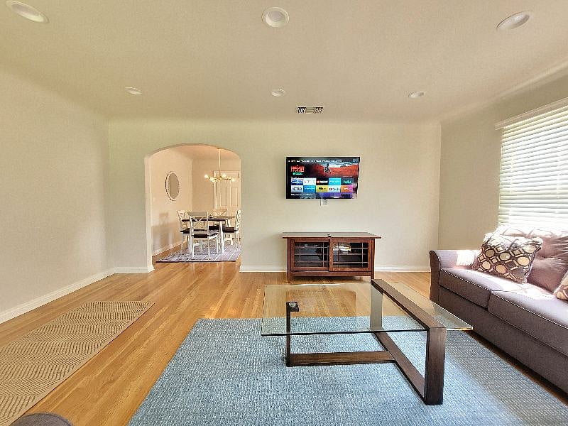 Watch your favorite shows on this 50" smart TV equipped with Netflix, HULU, Prime Video and YouTube TV.