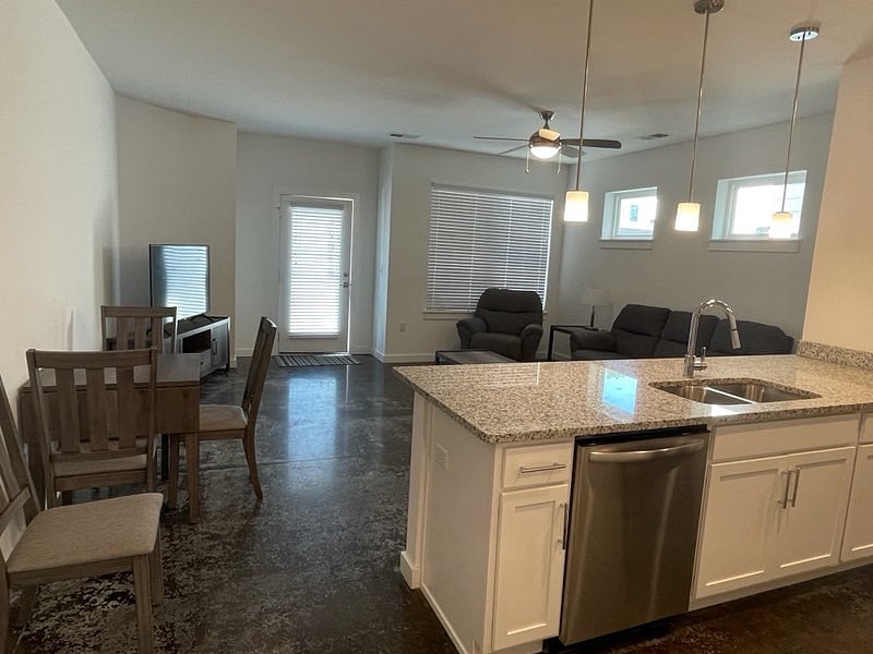 Furnished Finder property 297160_1 photo 3