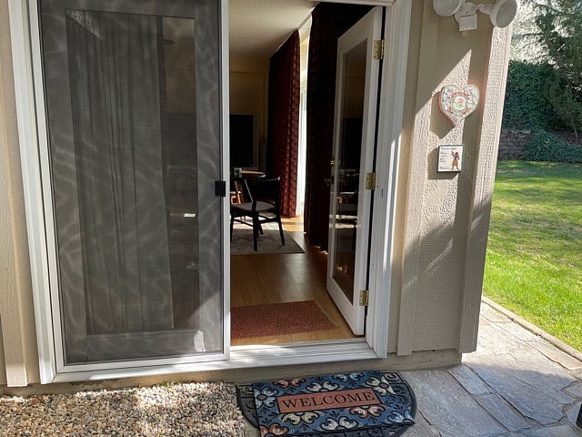 Private entrance to the studio