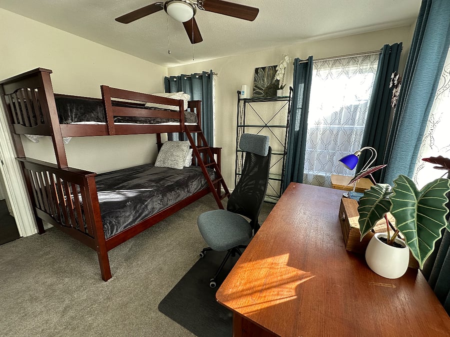 Bunk beds in the office / bedroom for extra sleeping.