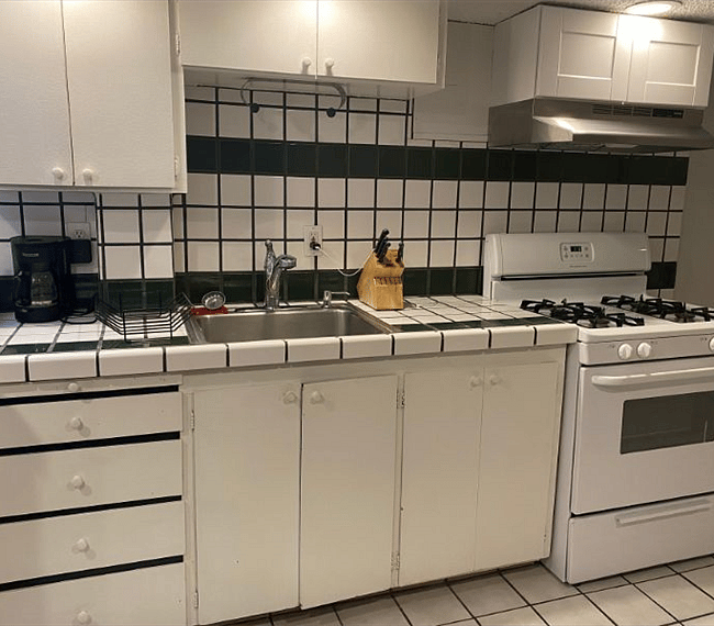 Kitchen excluding refrigerator