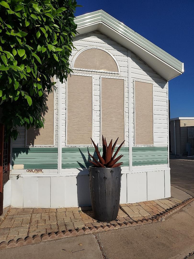#1  Exterior shot of the
      Urban Loft Deluxe