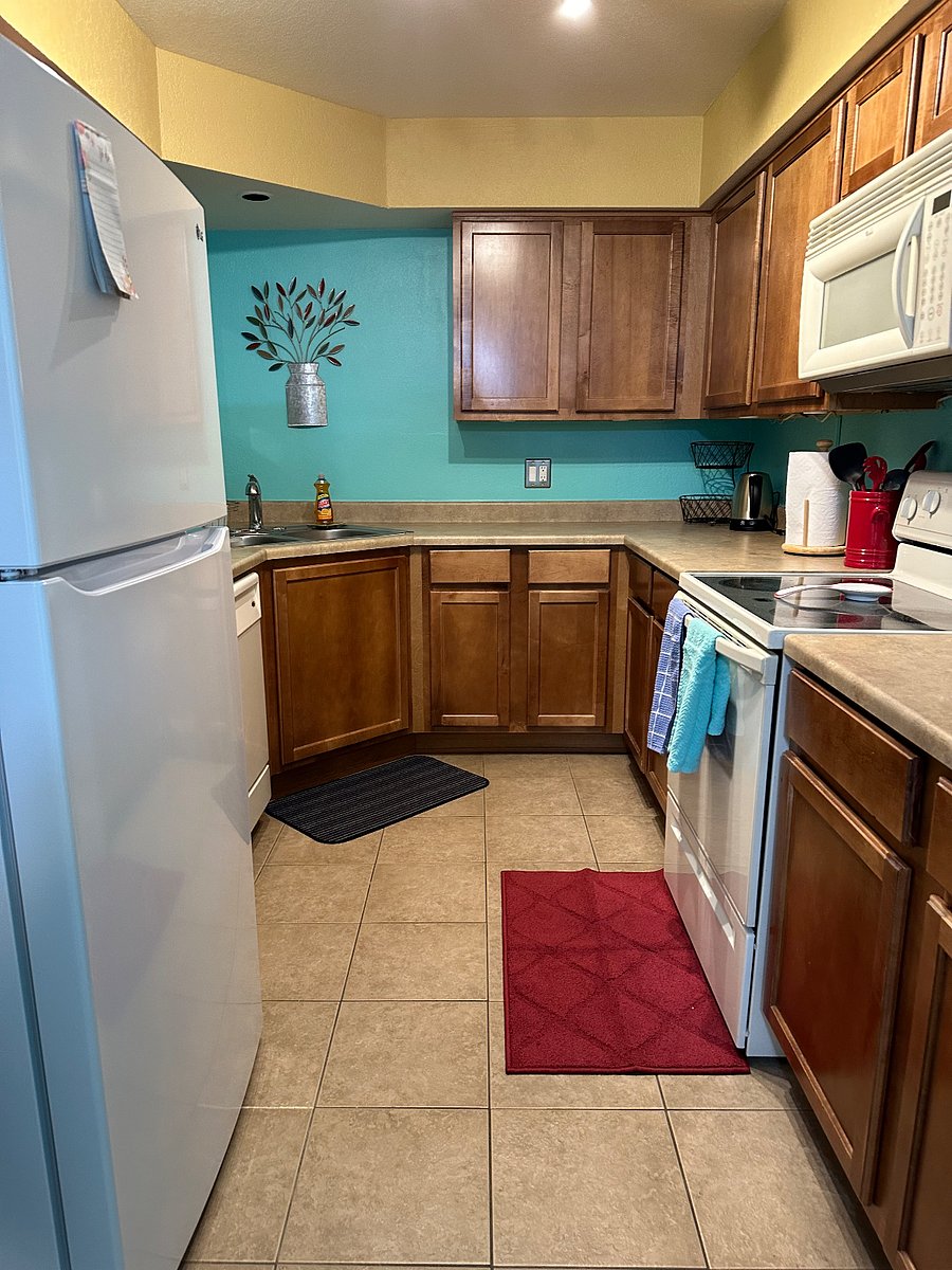Another view of kitchen