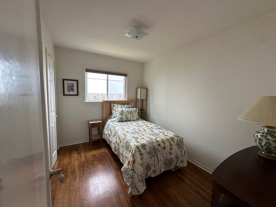 Third bedroom; 2nd twin available.
