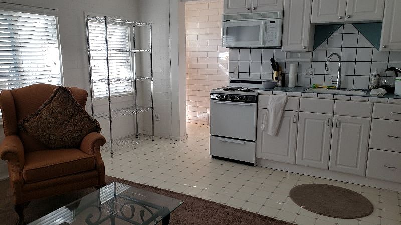 Equipped kitchen. Washer dryer in garage.