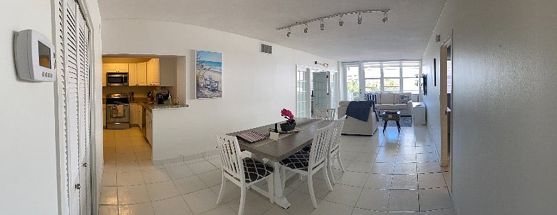 Living room/ dining room