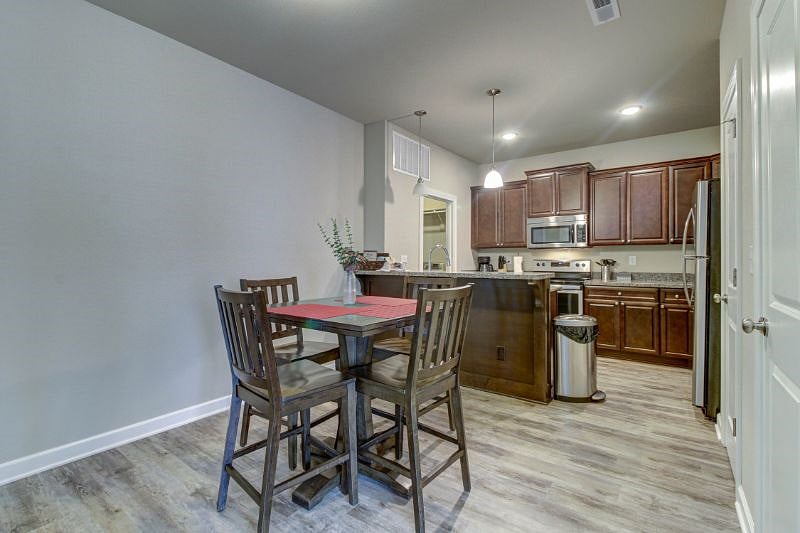 Furnished Finder property 298276_1 photo 3