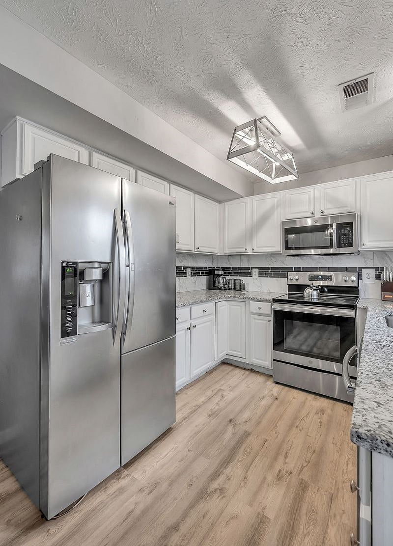 full size kitchen