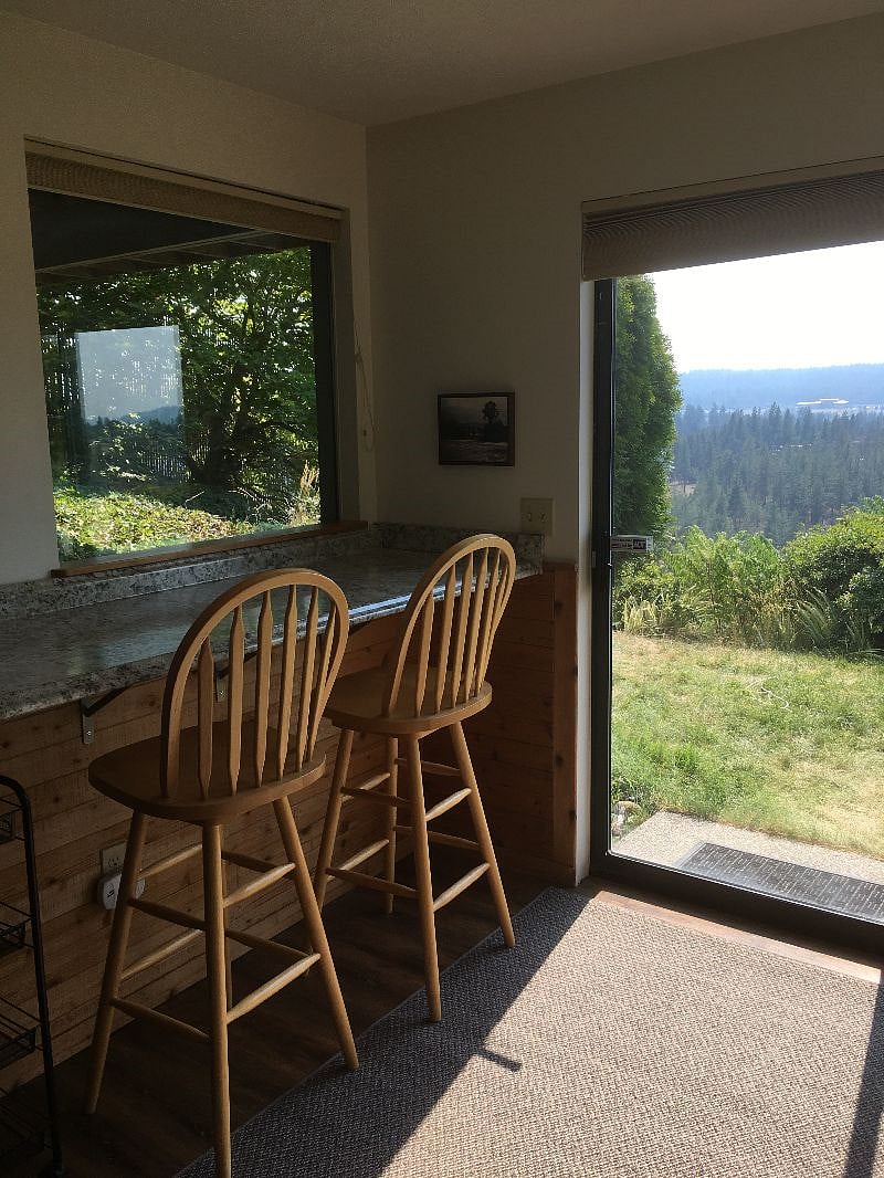 Breakfast bar and chairs