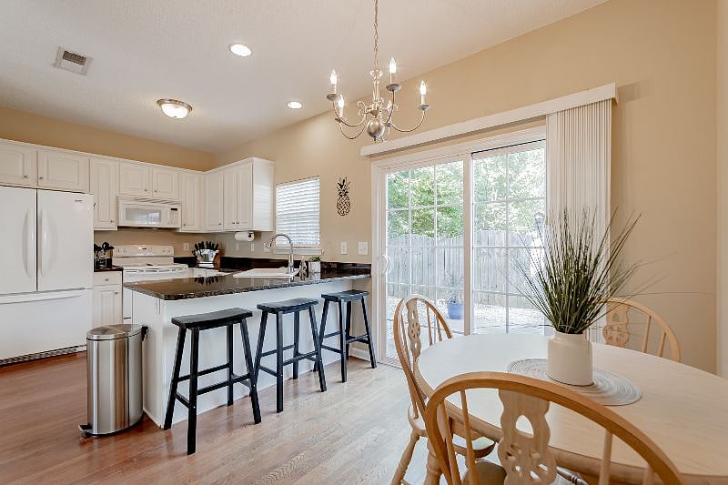 Furnished Finder property 298503_1 photo 6
